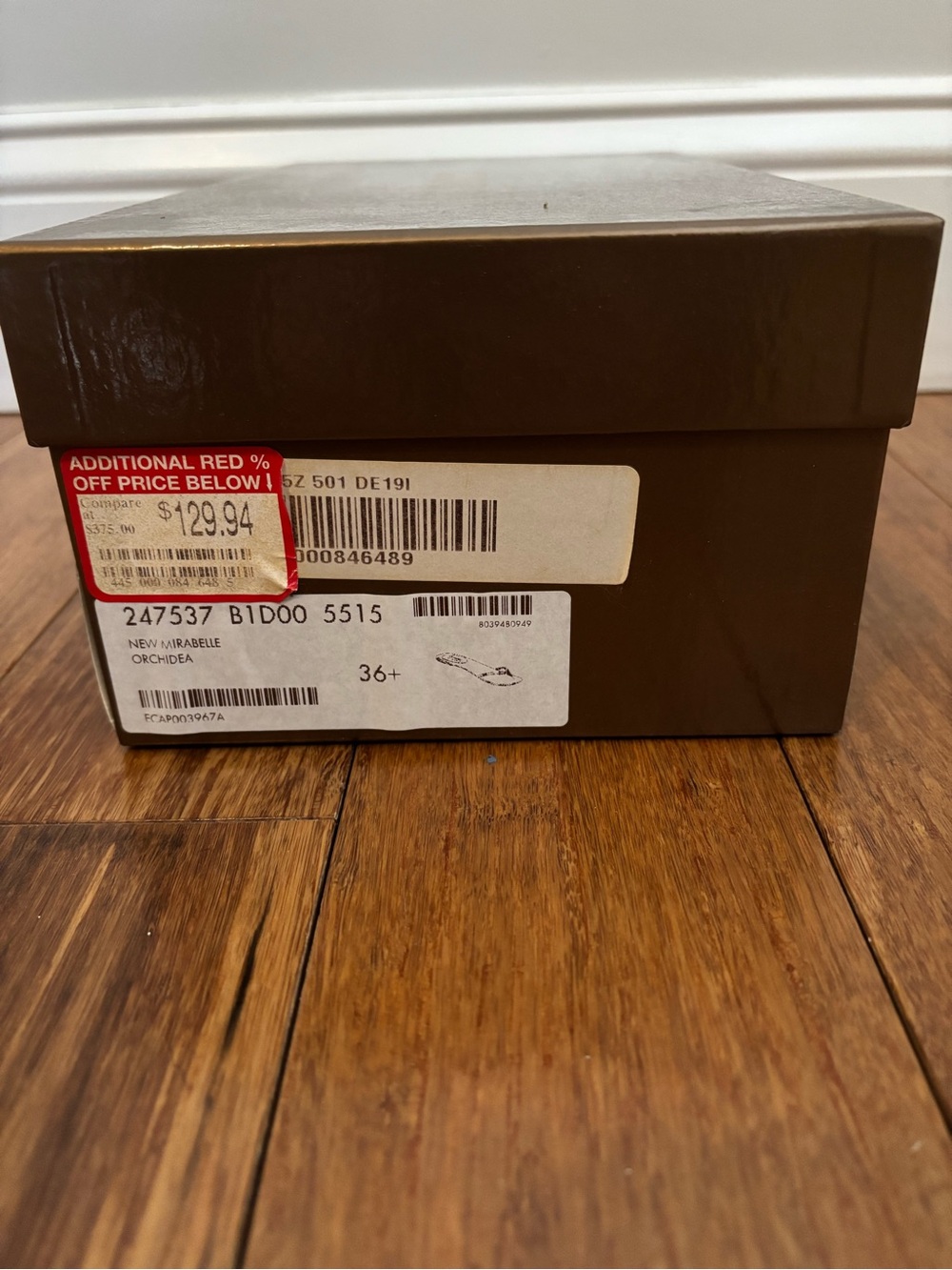 Gucci Black and Fuchsia Leather Thong Sandals - Picture 4 of 5